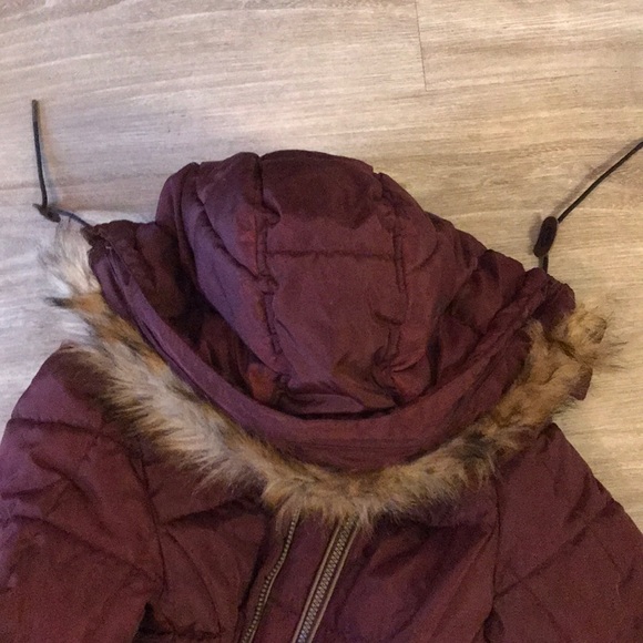 Maroon Snow Jacket w/ Removable Hood & Snow Skirt - Picture 5 of 5